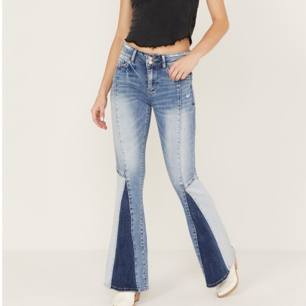 NWT Women's Vervet Bella High Rise Two-Tone Flare Jeans Sz 24 - 32” inseam